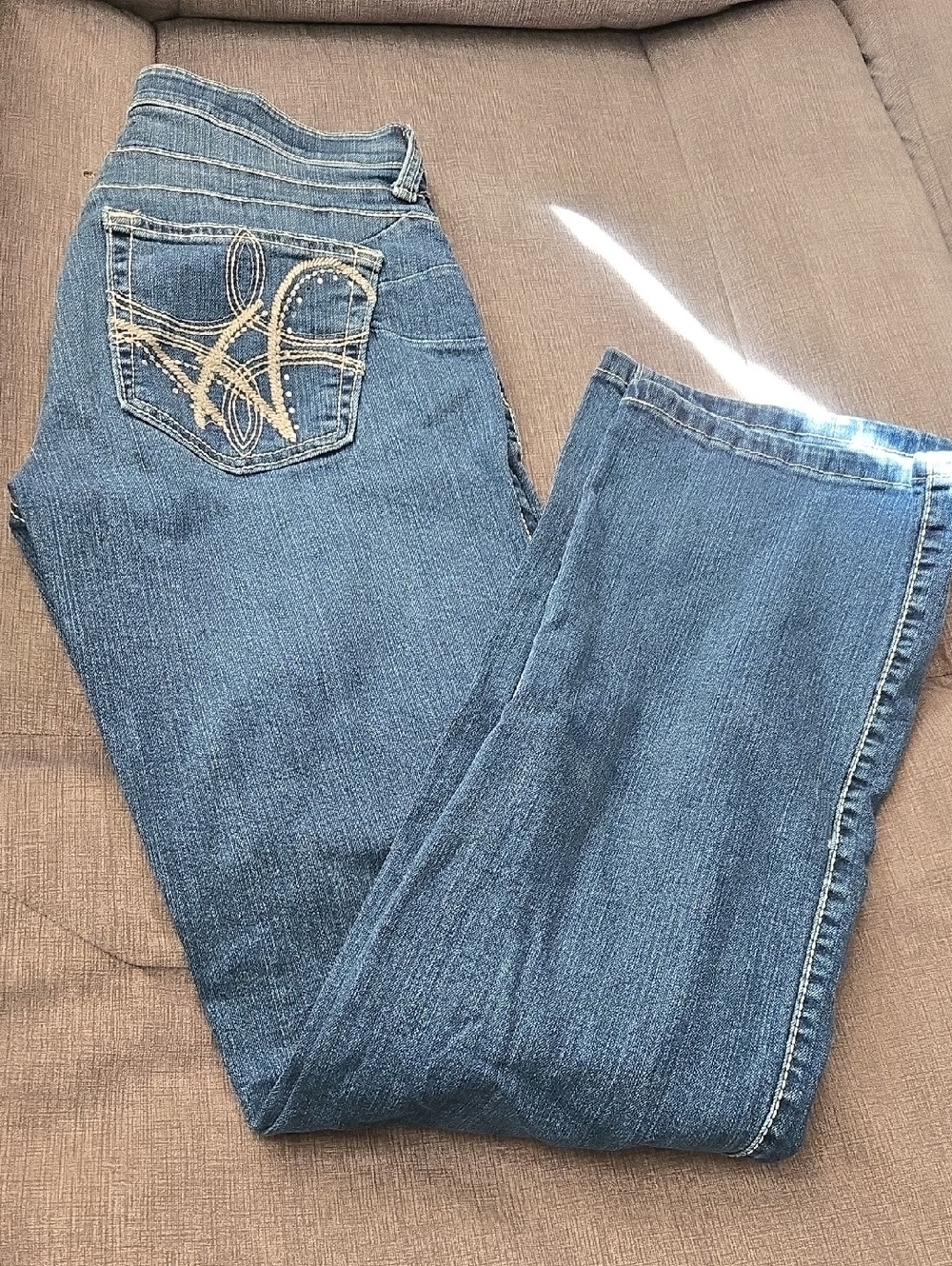 Wrangler Women's Medium Blue Bootcut Jeans with Embroidered Pocket